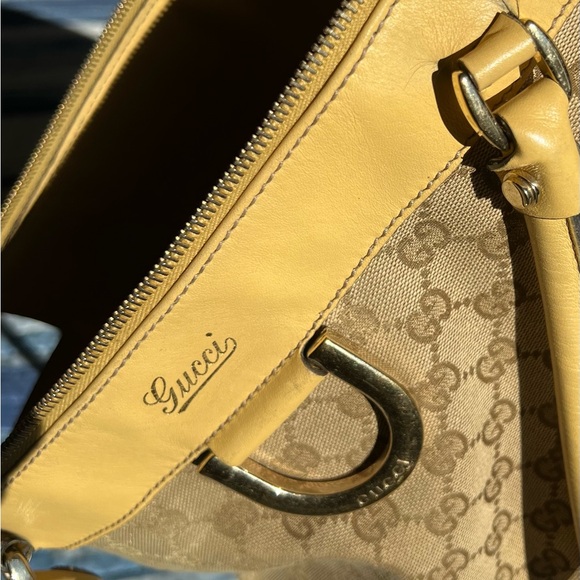 Authentic Gucci - Picture 7 of 12